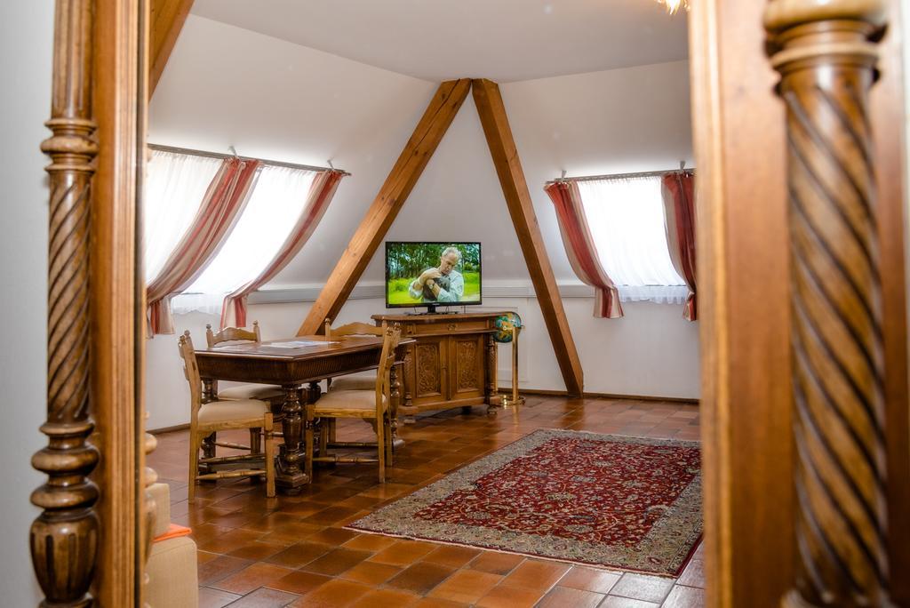 Stadthotel Schwerterbraeu Юденбург Экстерьер фото