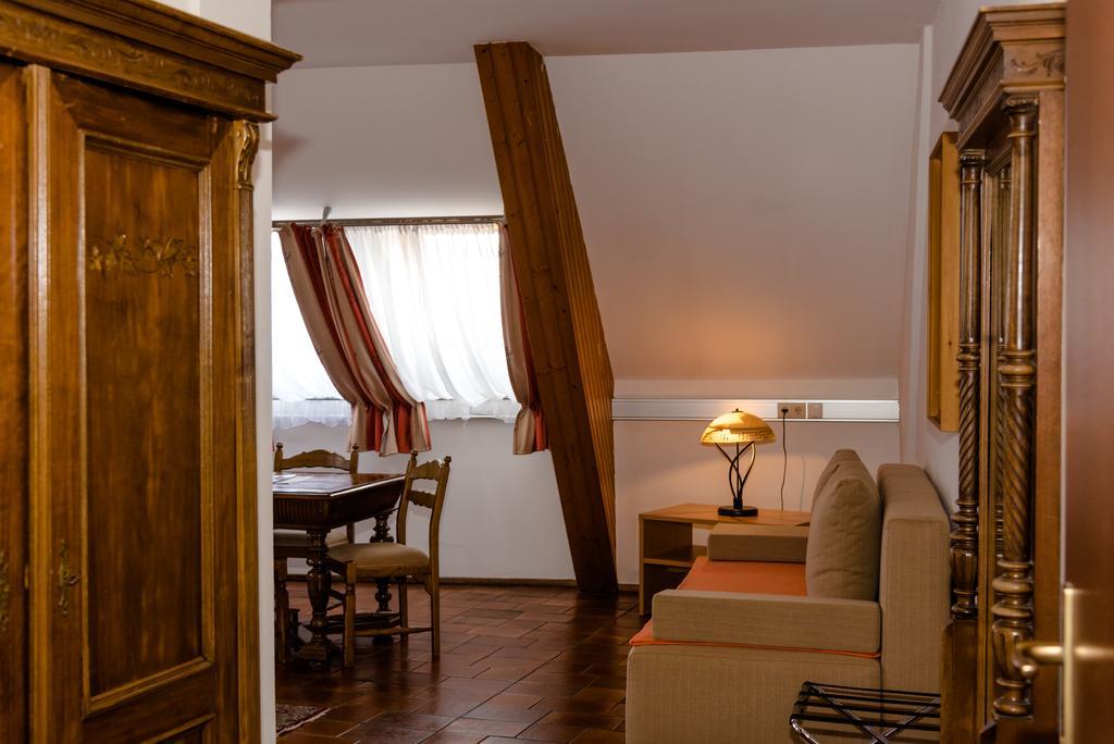 Stadthotel Schwerterbraeu Юденбург Экстерьер фото